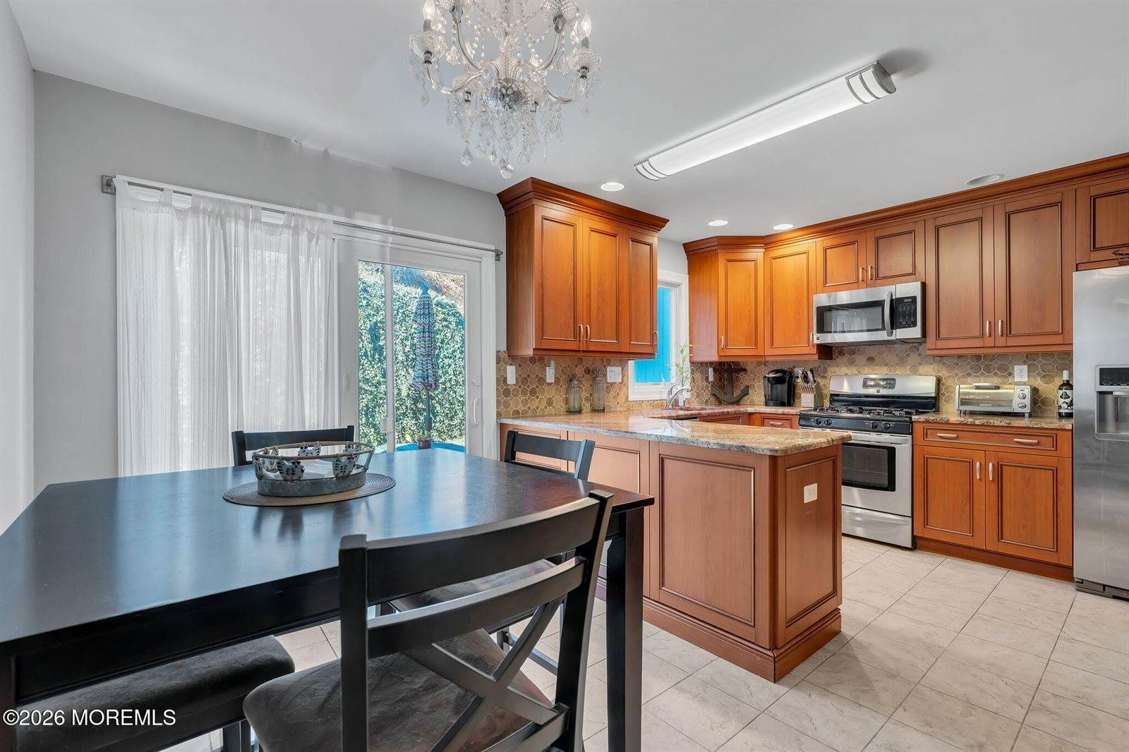 23 East Manor Sq Square, Highlands, NJ 07732