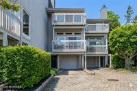 23 East Manor Sq Square, Highlands, NJ 07732