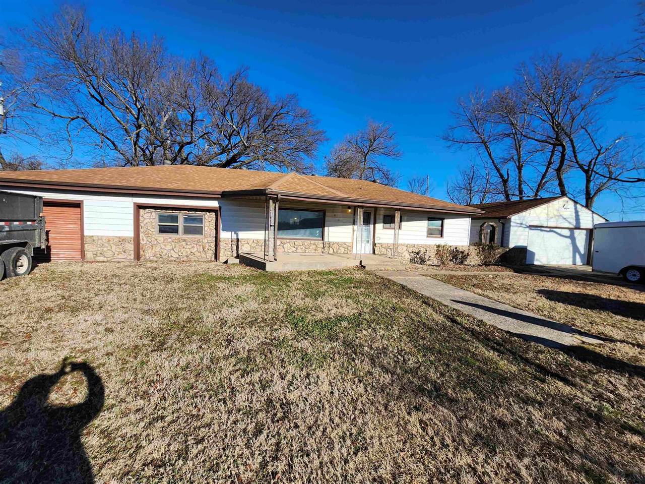 620 East 2nd St, Douglass, KS 67039