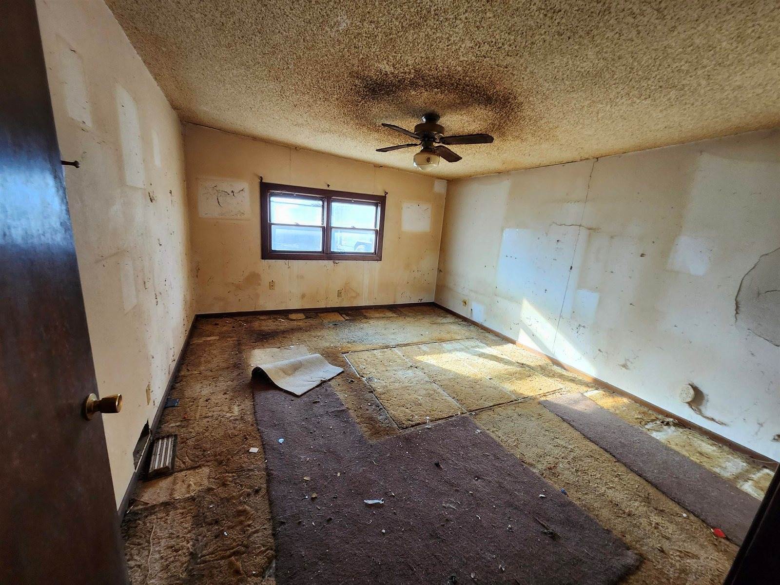 620 East 2nd St, Douglass, KS 67039