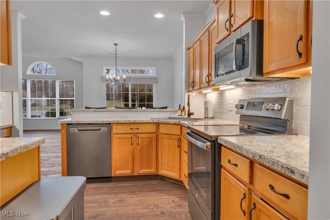 24 Hunters Woods Boulevard, Canfield, OH 44406