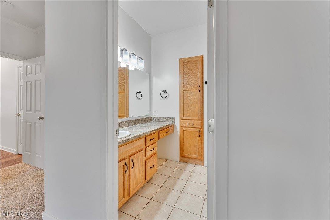 24 Hunters Woods Boulevard, Canfield, OH 44406