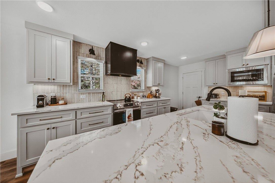 11 Kirkliston Lane, Bella Vista, AR 72715