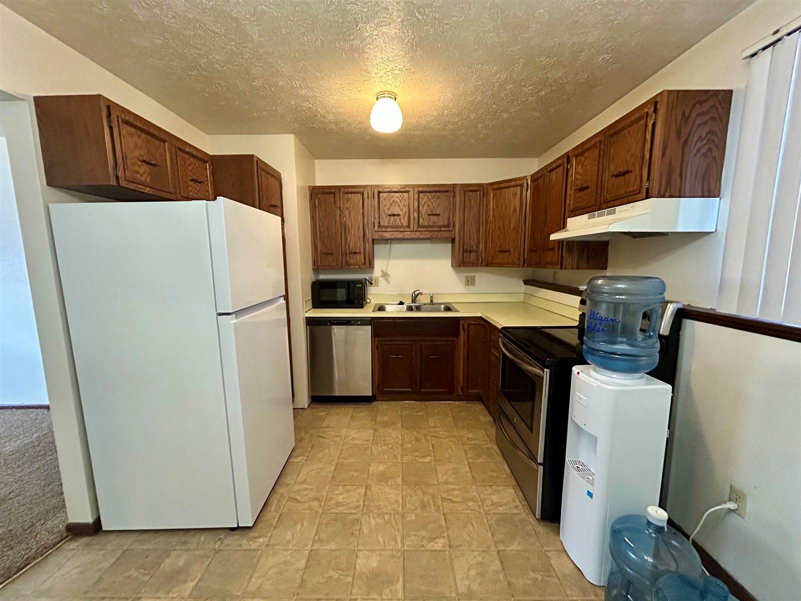 1811 6th St SE, Minot, ND 58701