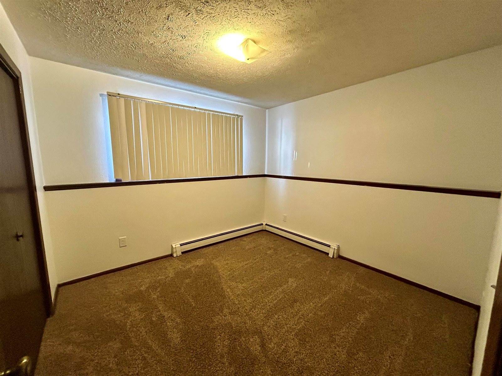 1811 6th St SE, Minot, ND 58701