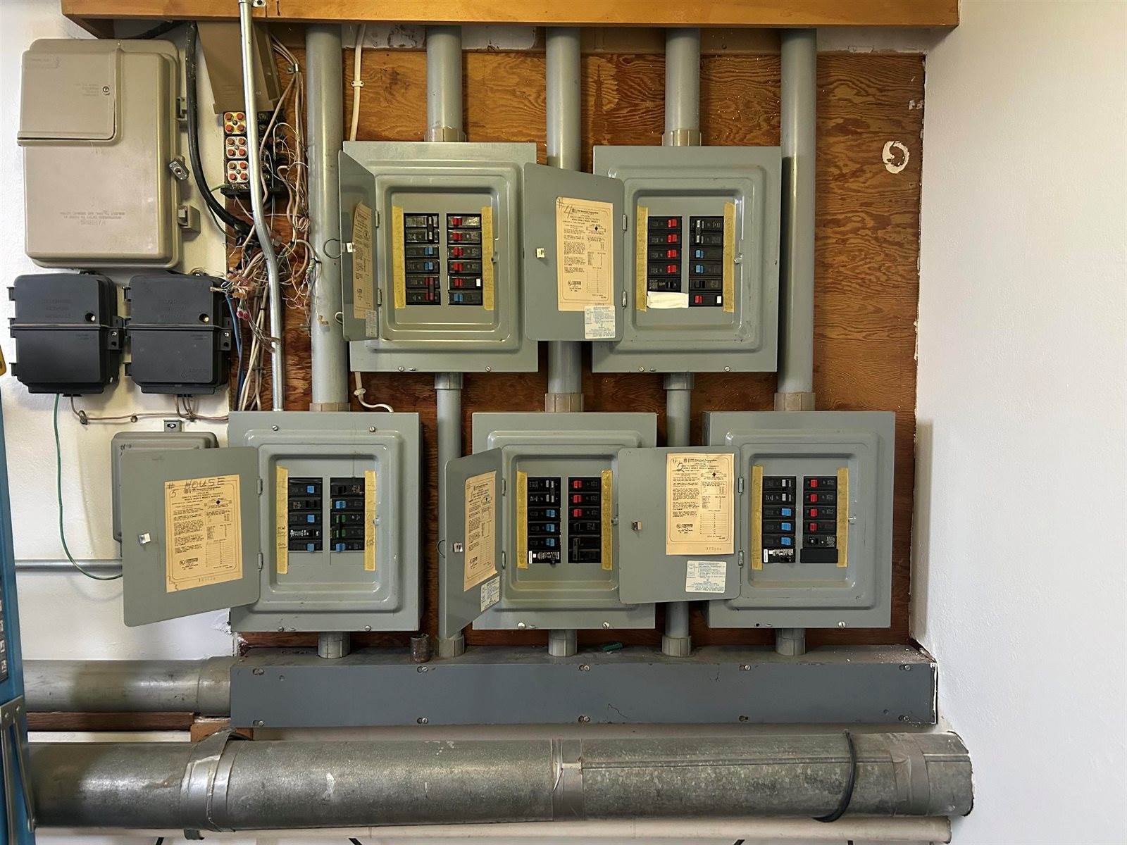 1811 6th St SE, Minot, ND 58701