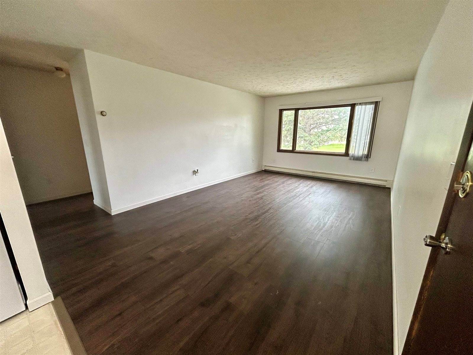 1811 6th St SE, Minot, ND 58701