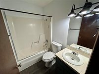 1811 6th St SE, Minot, ND 58701