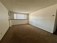 1811 6th St SE, Minot, ND 58701