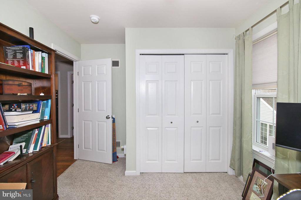 706 Brookside Lane, Lebanon, PA 17042