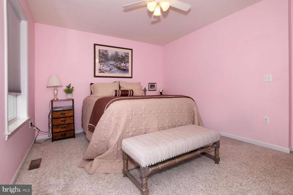 706 Brookside Lane, Lebanon, PA 17042