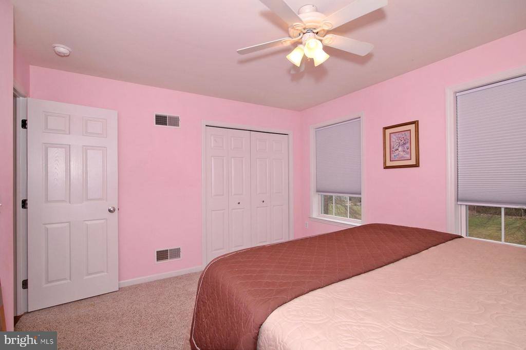 706 Brookside Lane, Lebanon, PA 17042