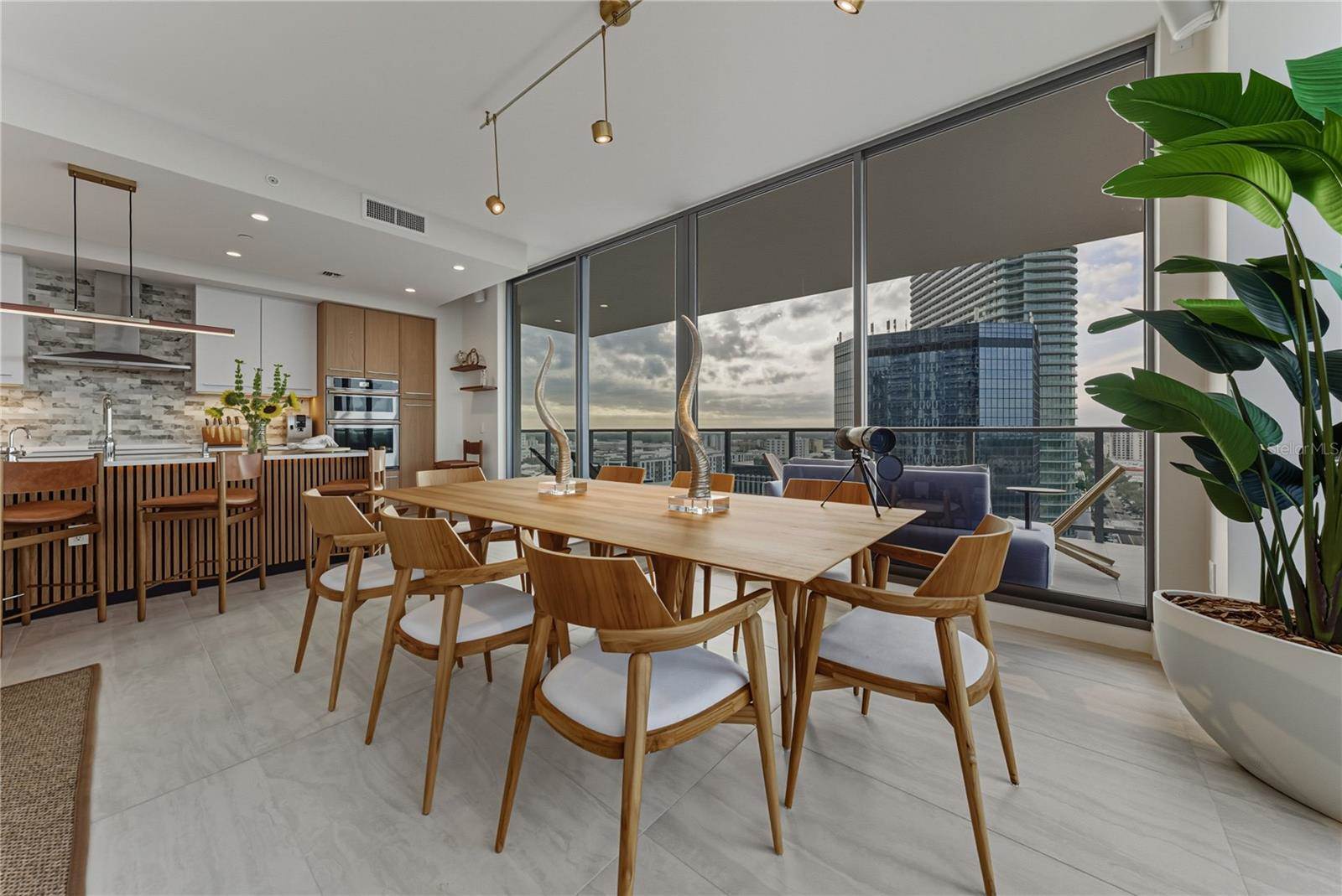 275 1ST Avenue South, #1701, Saint Petersburg, FL 33701