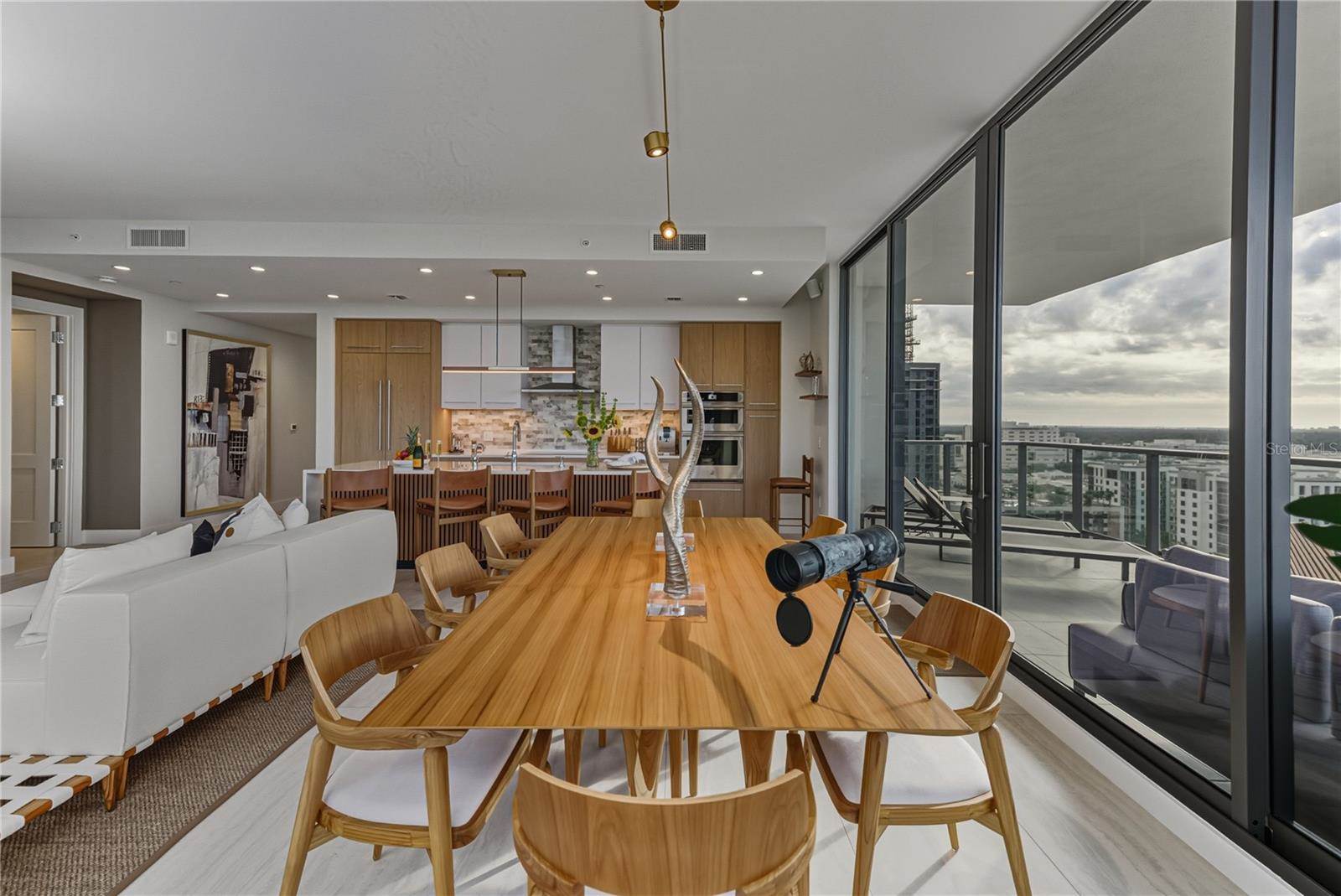 275 1ST Avenue South, #1701, Saint Petersburg, FL 33701