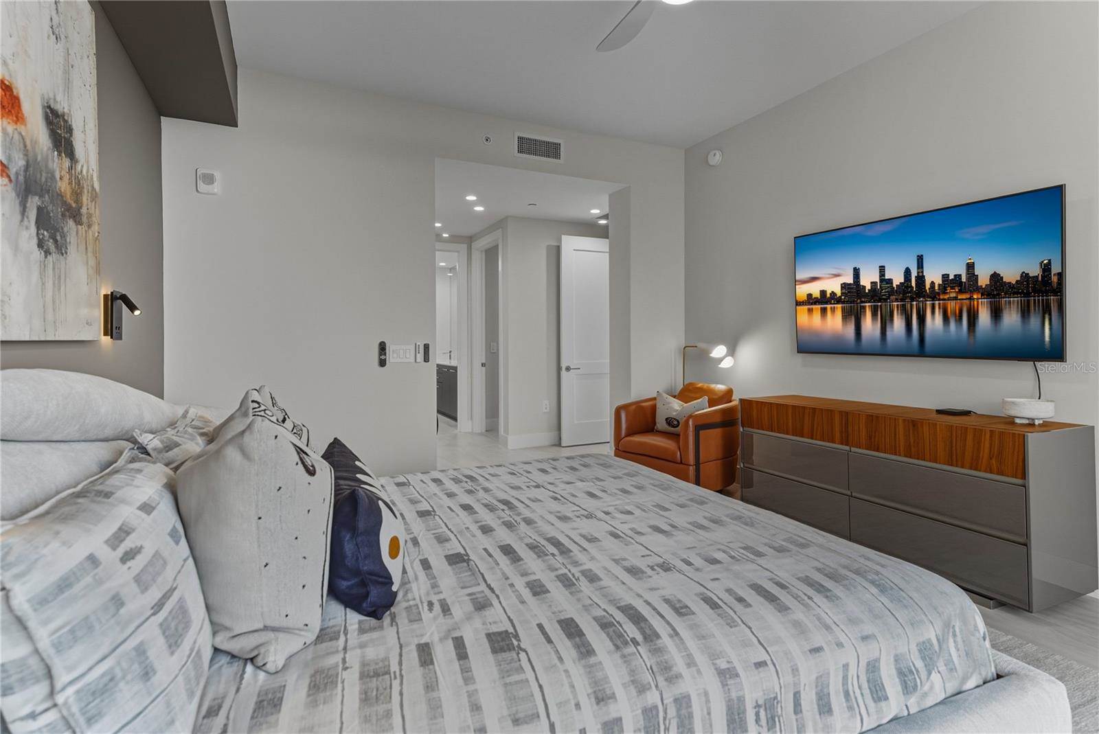 275 1ST Avenue South, #1701, Saint Petersburg, FL 33701