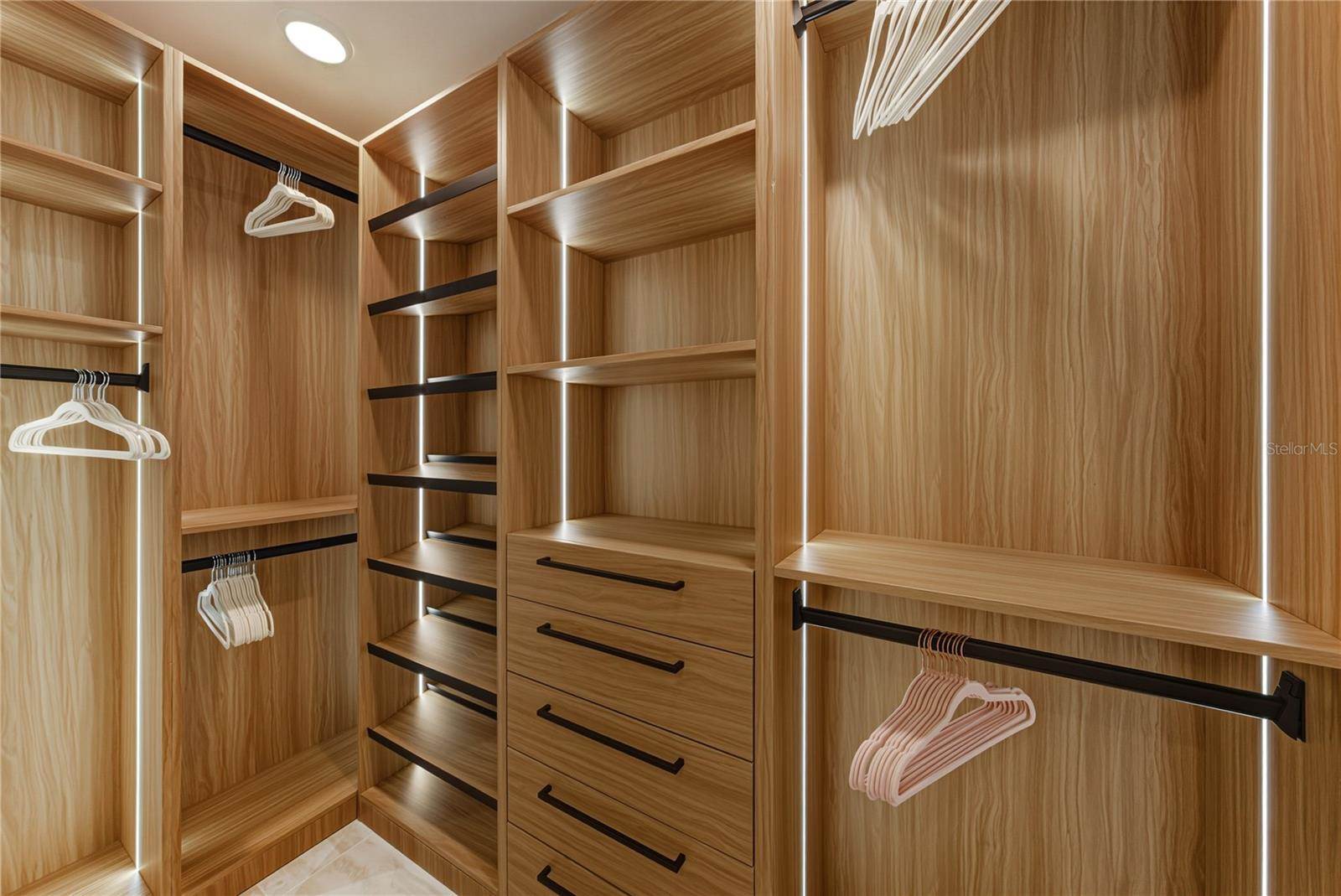 275 1ST Avenue South, #1701, Saint Petersburg, FL 33701