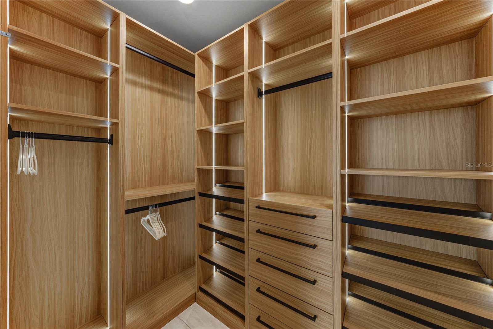 275 1ST Avenue South, #1701, Saint Petersburg, FL 33701