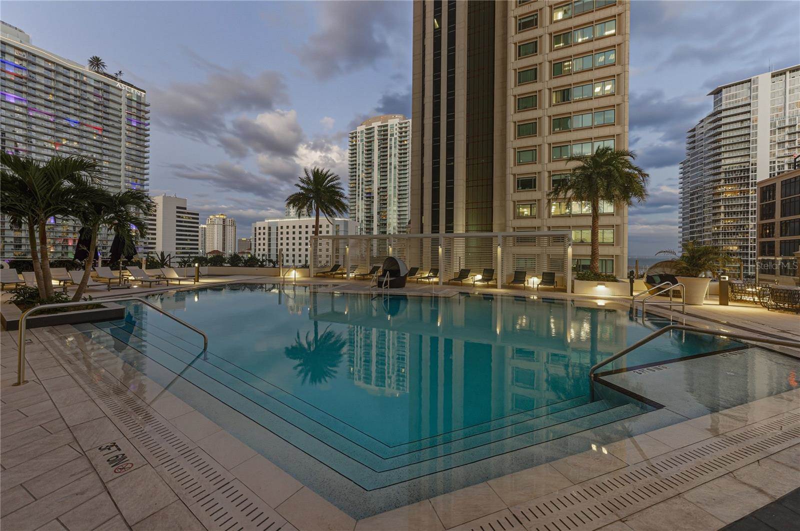 275 1ST Avenue South, #1701, Saint Petersburg, FL 33701