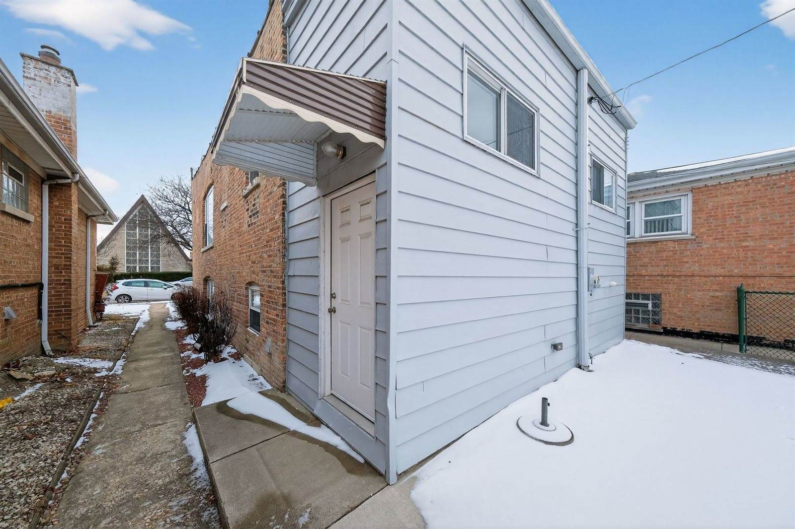 5718 West 63rd Place, Chicago, IL 60638