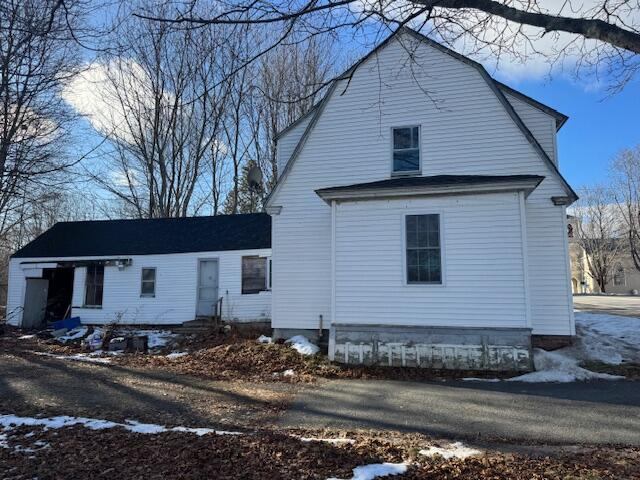 17 Kennebec Road, Hampden, ME 04444