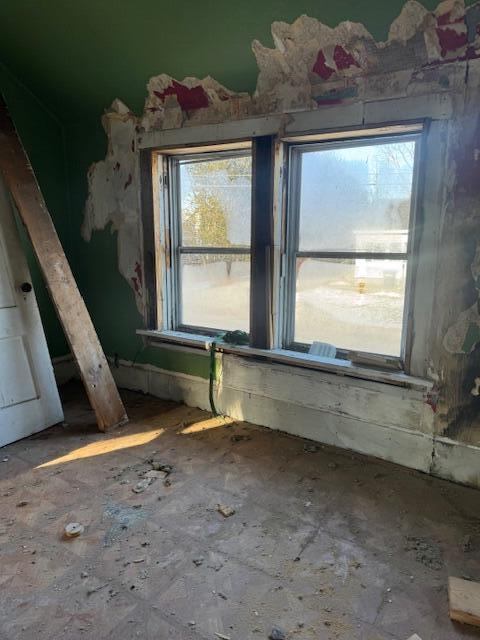 17 Kennebec Road, Hampden, ME 04444