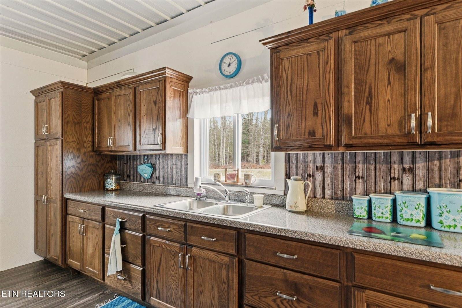 337 Old Collins, Deer Lodge, TN 37726