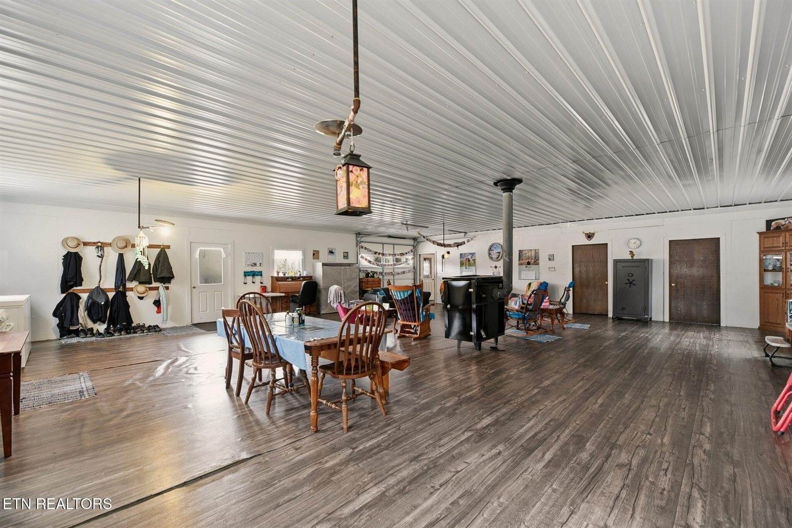 337 Old Collins, Deer Lodge, TN 37726