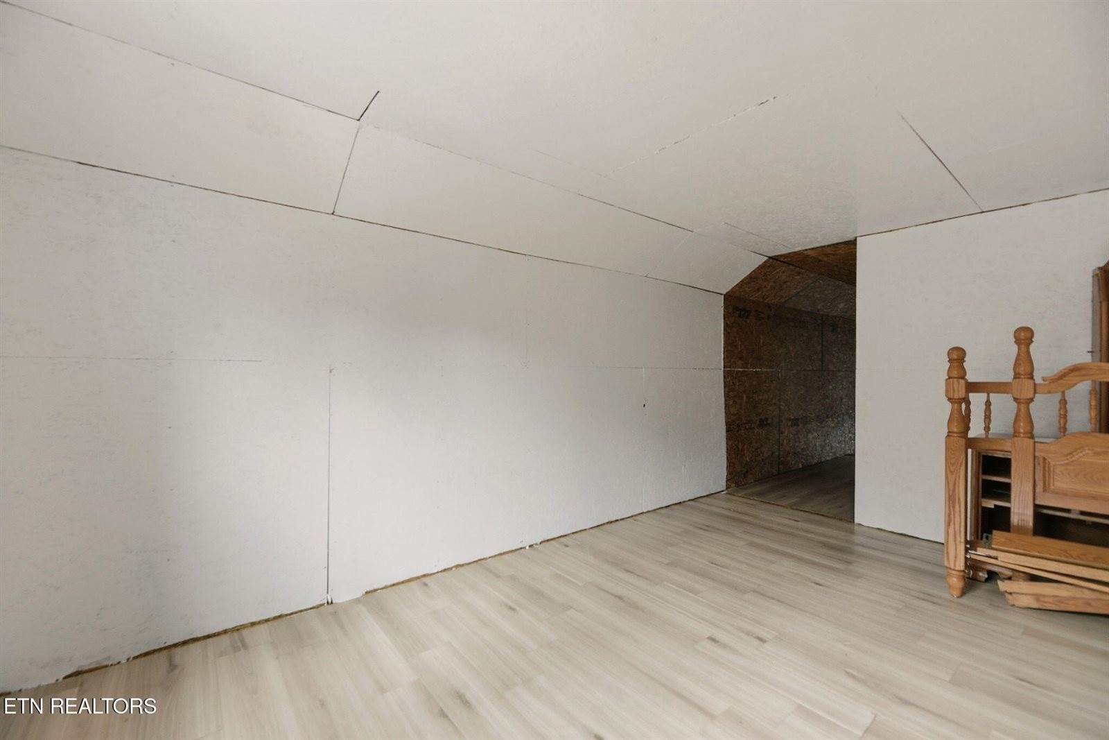 337 Old Collins, Deer Lodge, TN 37726