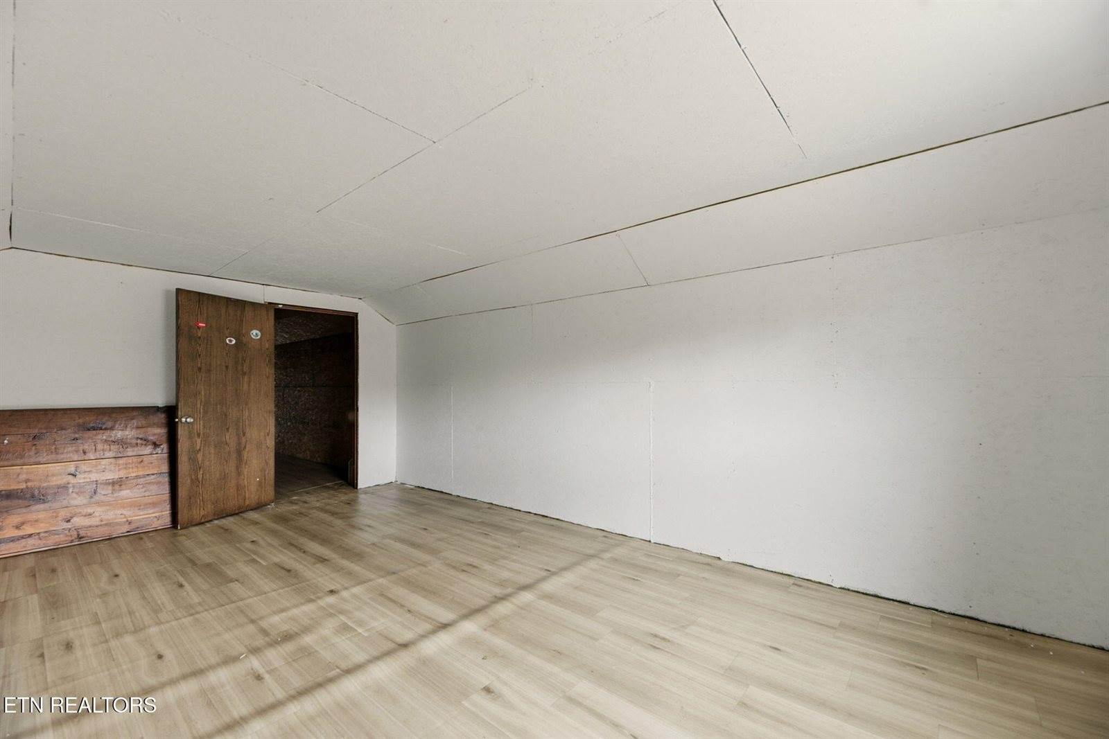 337 Old Collins, Deer Lodge, TN 37726