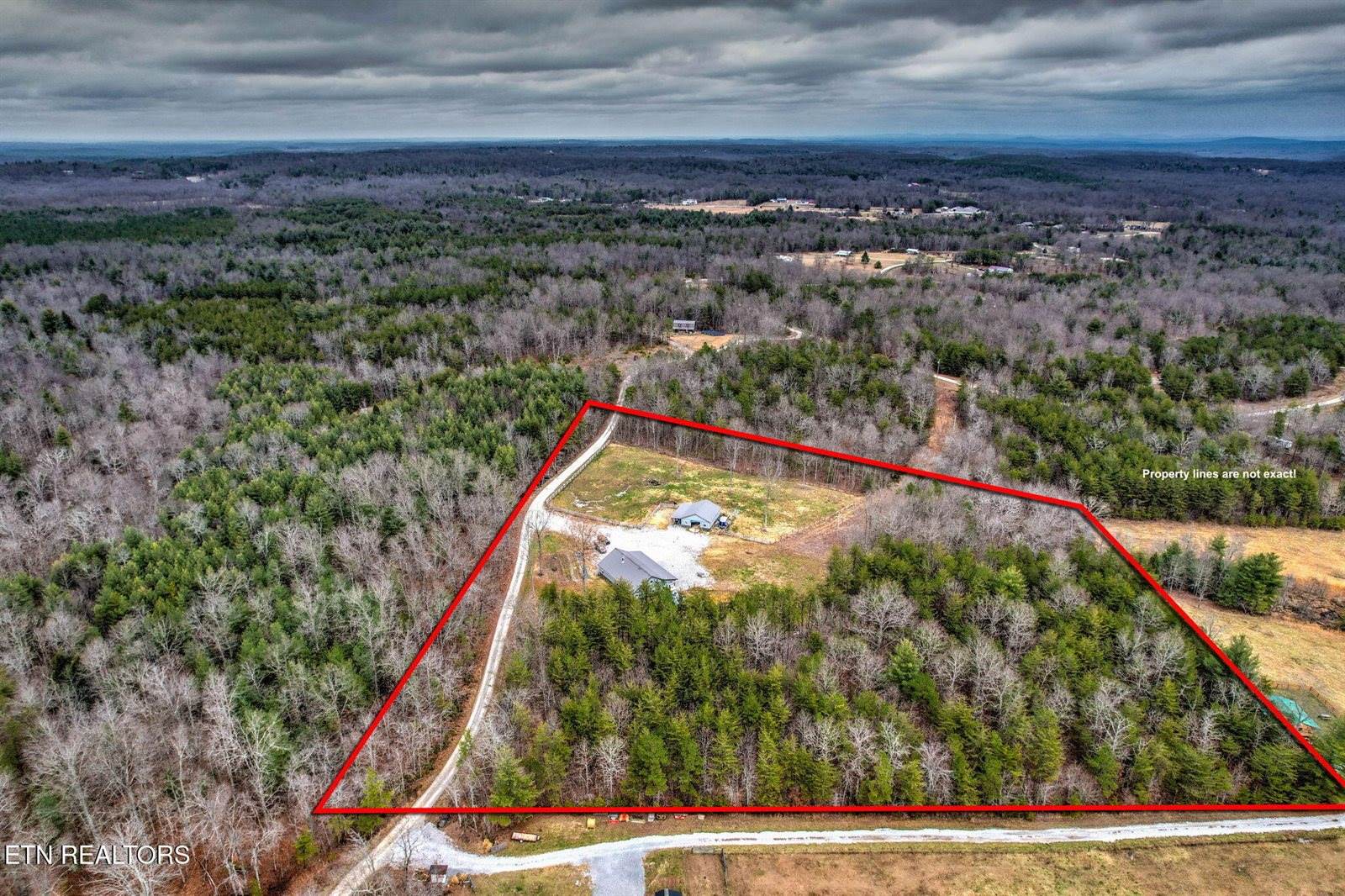 337 Old Collins, Deer Lodge, TN 37726