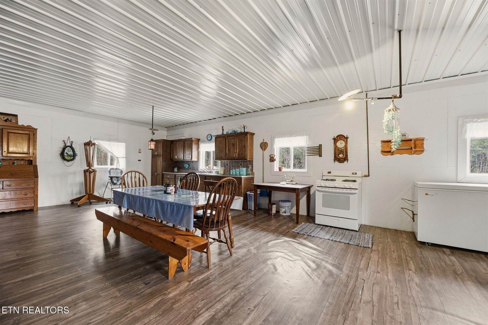 337 Old Collins, Deer Lodge, TN 37726