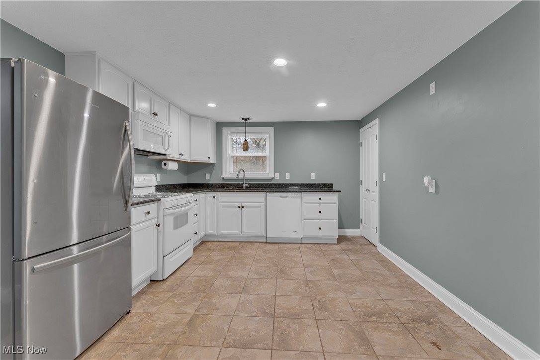 627 Poland Avenue, Struthers, OH 44471