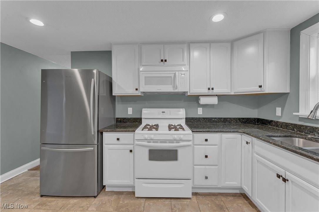 627 Poland Avenue, Struthers, OH 44471