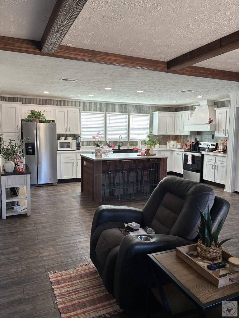 55 Barkman Bend Rd, Hooks, TX 75561