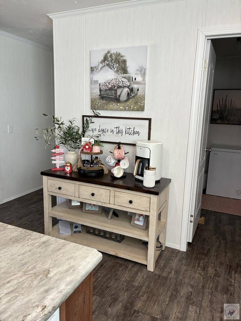 55 Barkman Bend Rd, Hooks, TX 75561