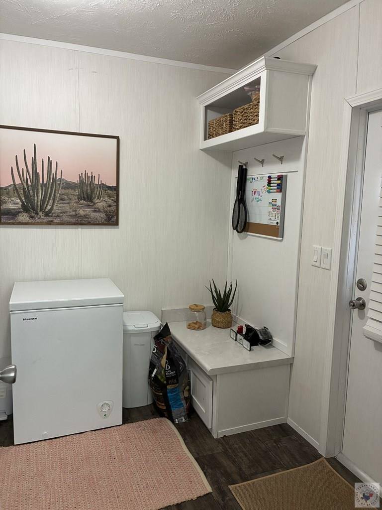 55 Barkman Bend Rd, Hooks, TX 75561