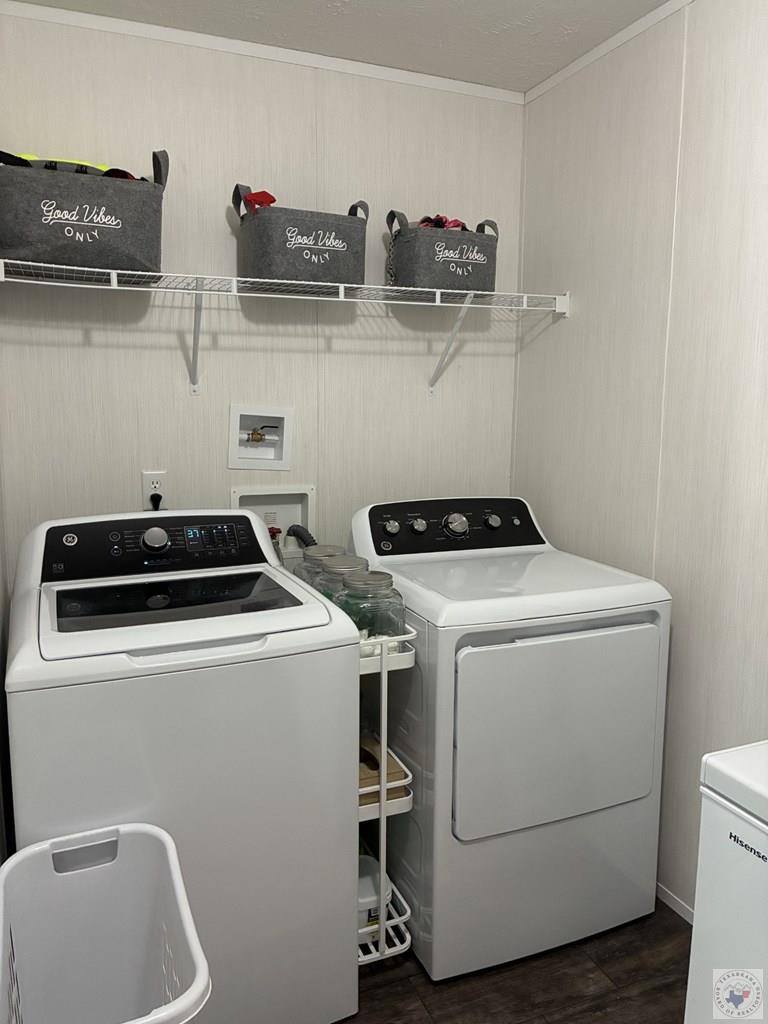 55 Barkman Bend Rd, Hooks, TX 75561