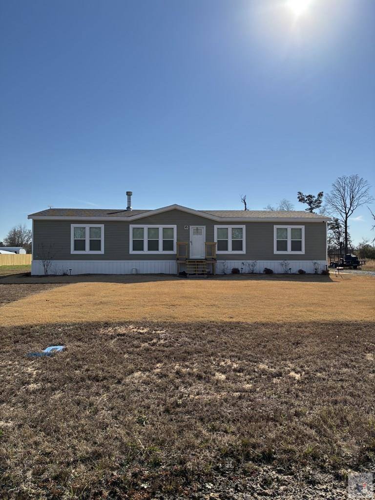 55 Barkman Bend Rd, Hooks, TX 75561