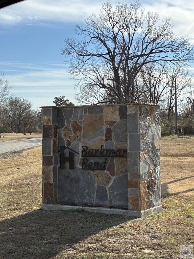 55 Barkman Bend Rd, Hooks, TX 75561