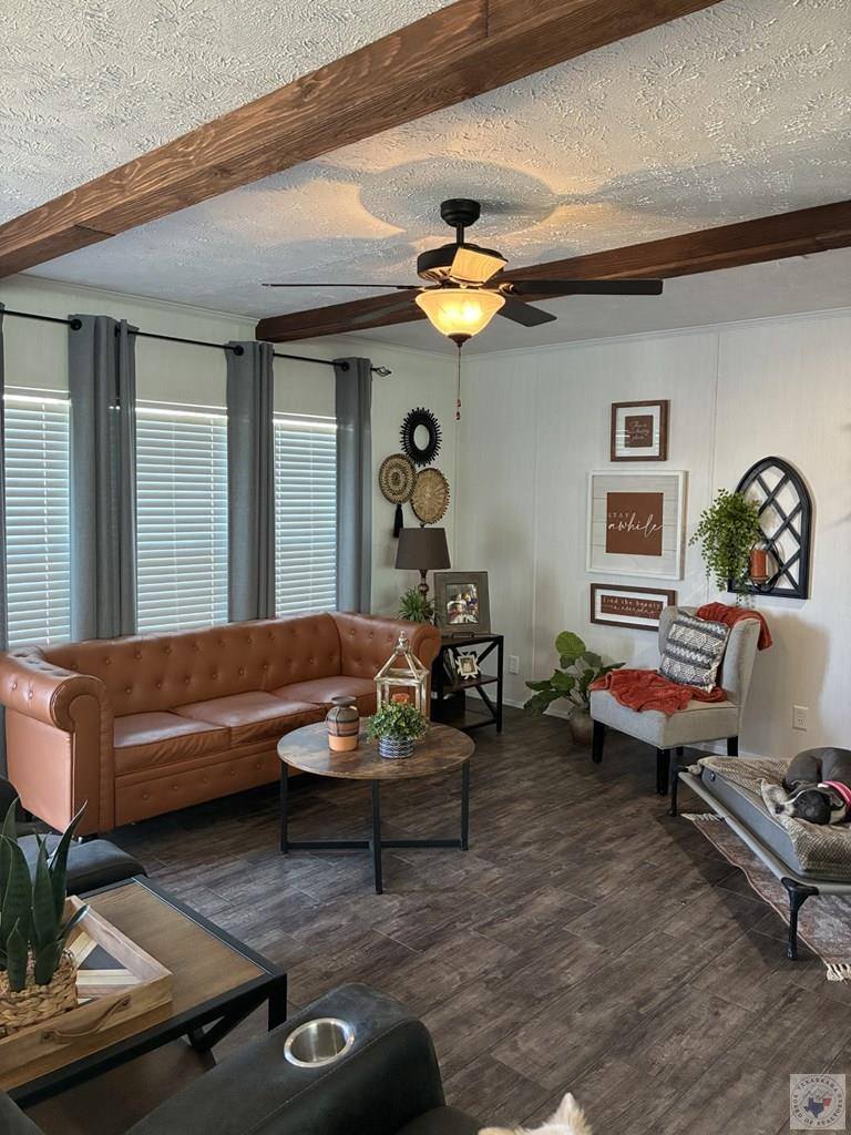 55 Barkman Bend Rd, Hooks, TX 75561