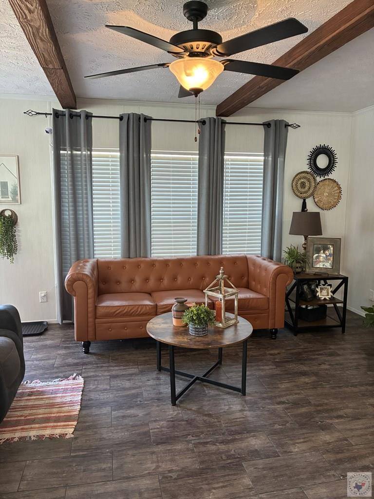 55 Barkman Bend Rd, Hooks, TX 75561