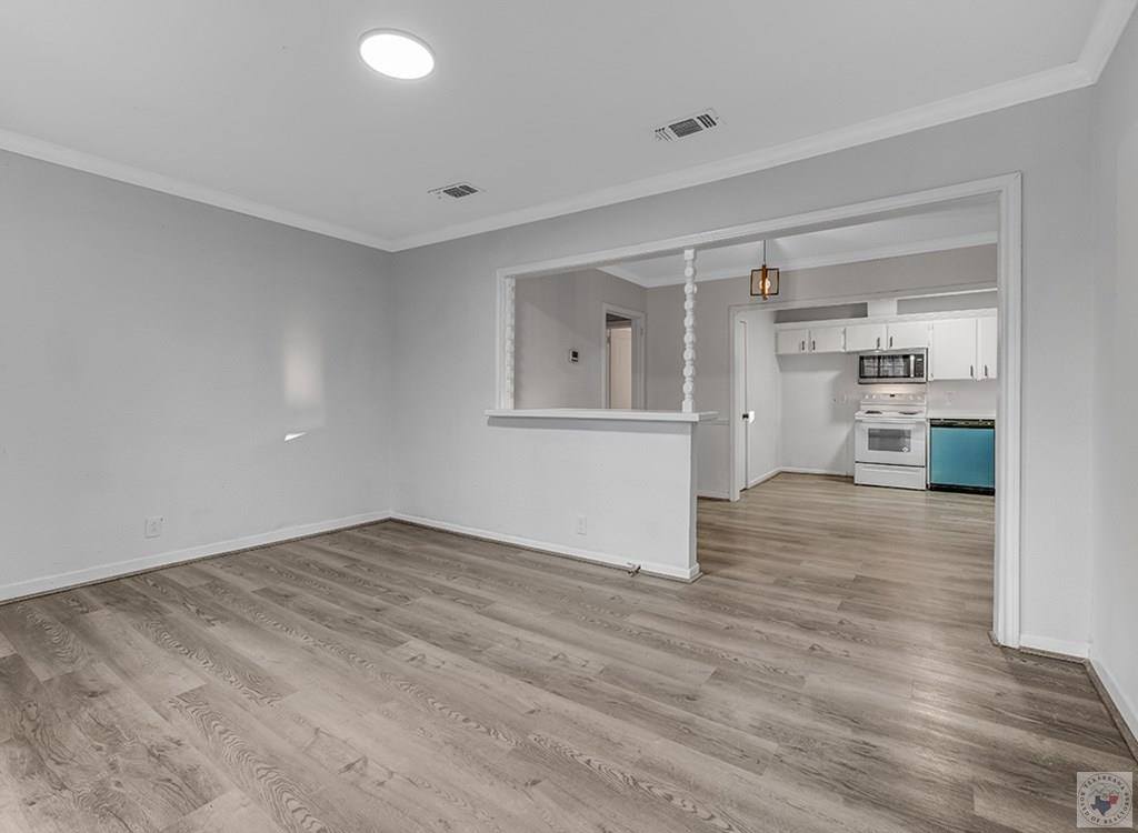 828 Burma, Wake Village, TX 75501