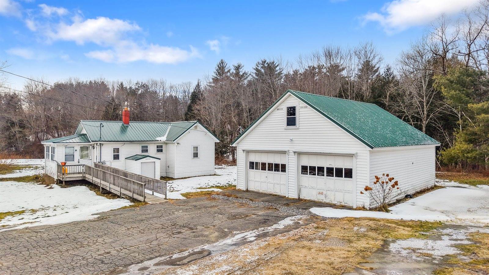 905 Wiscasset Road, Pittston, ME 04345