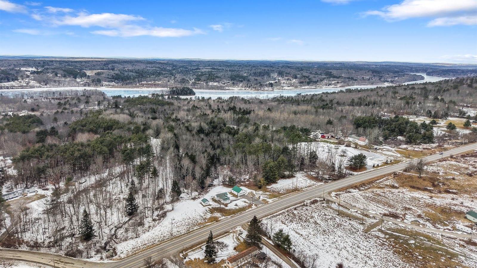 905 Wiscasset Road, Pittston, ME 04345