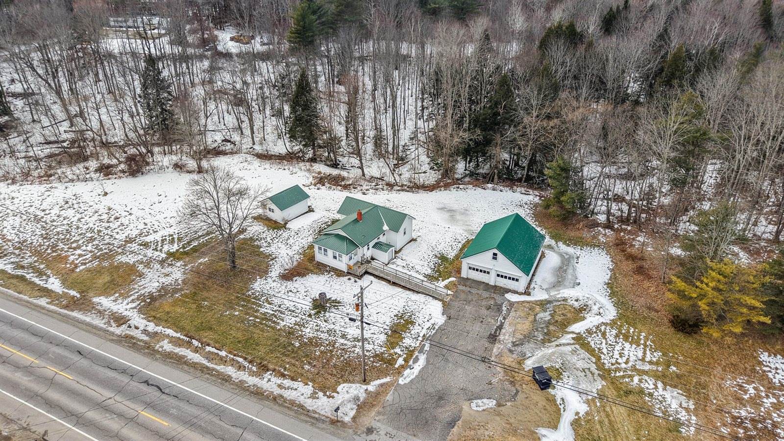 905 Wiscasset Road, Pittston, ME 04345