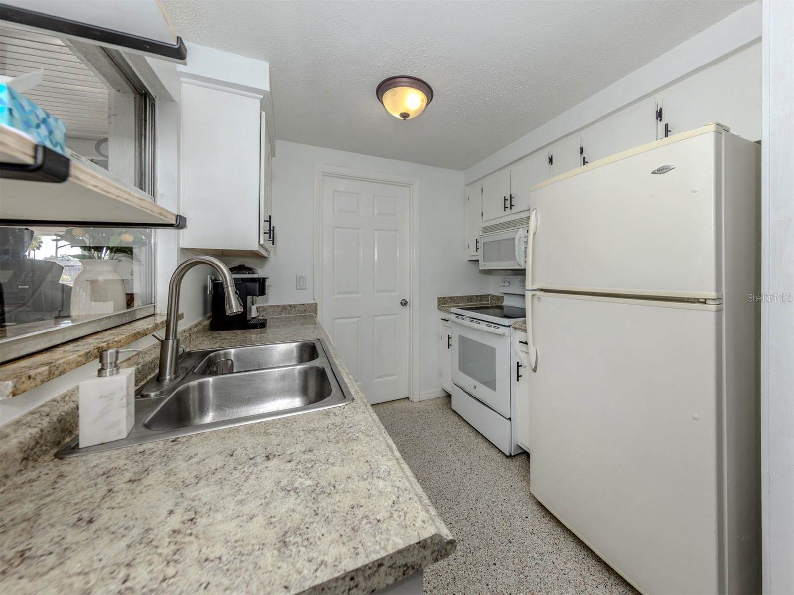 525 Azalea Drive NW, Port Charlotte, FL 33952