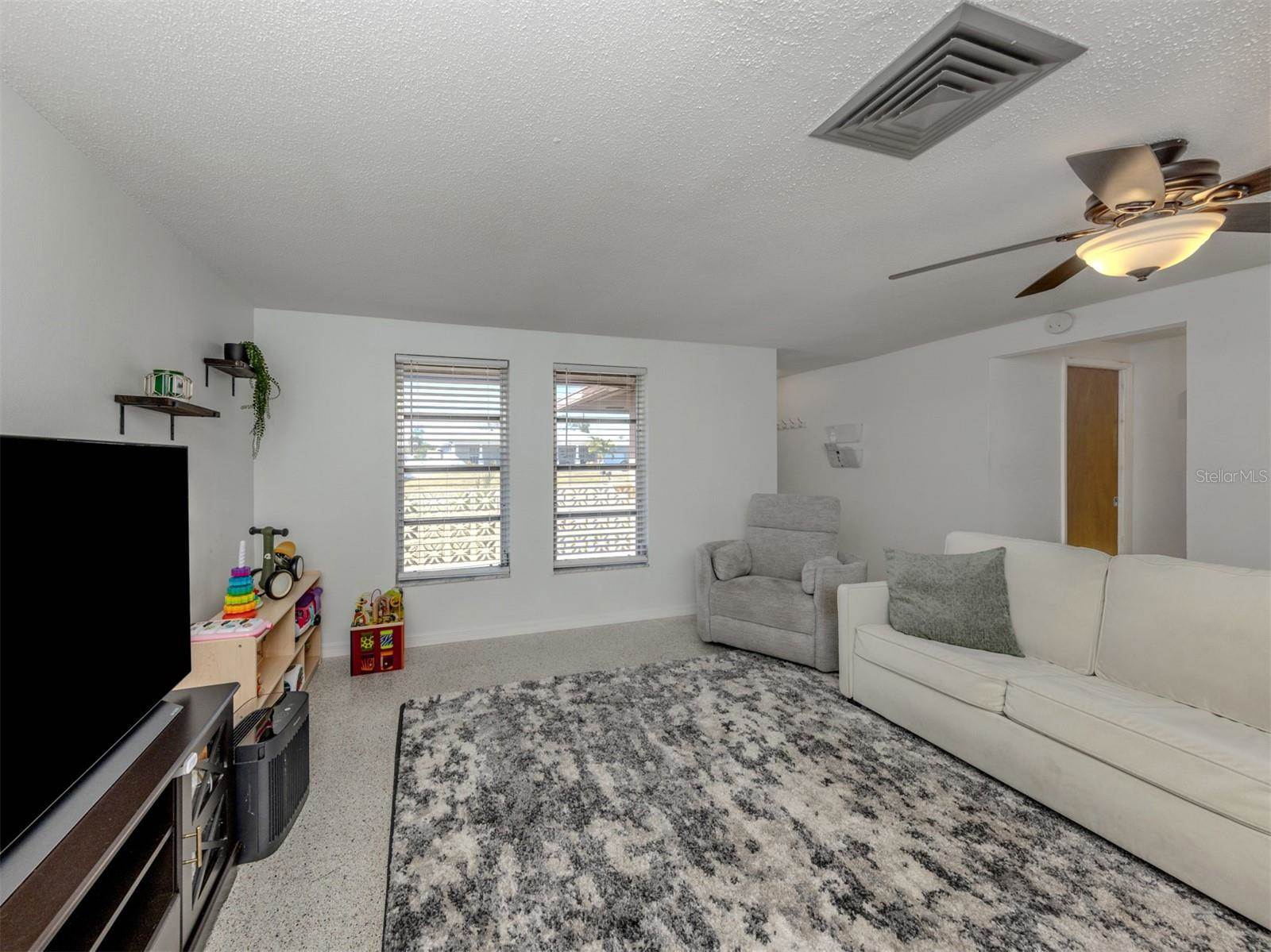 525 Azalea Drive NW, Port Charlotte, FL 33952