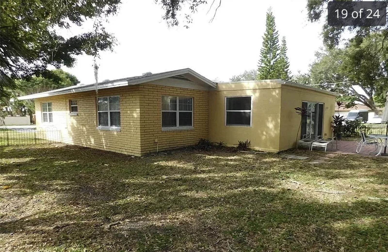 8185 Longbay Boulevard, Sarasota, FL 34243