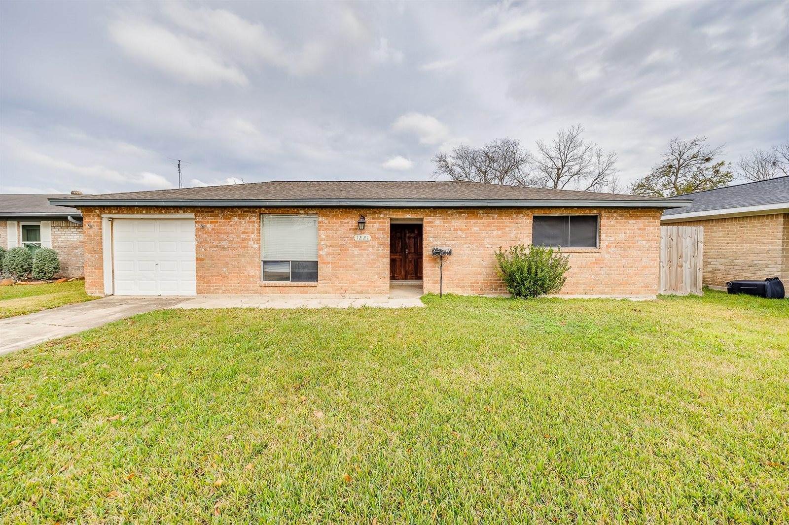1221 Kitty Street, Deer Park, TX 77536