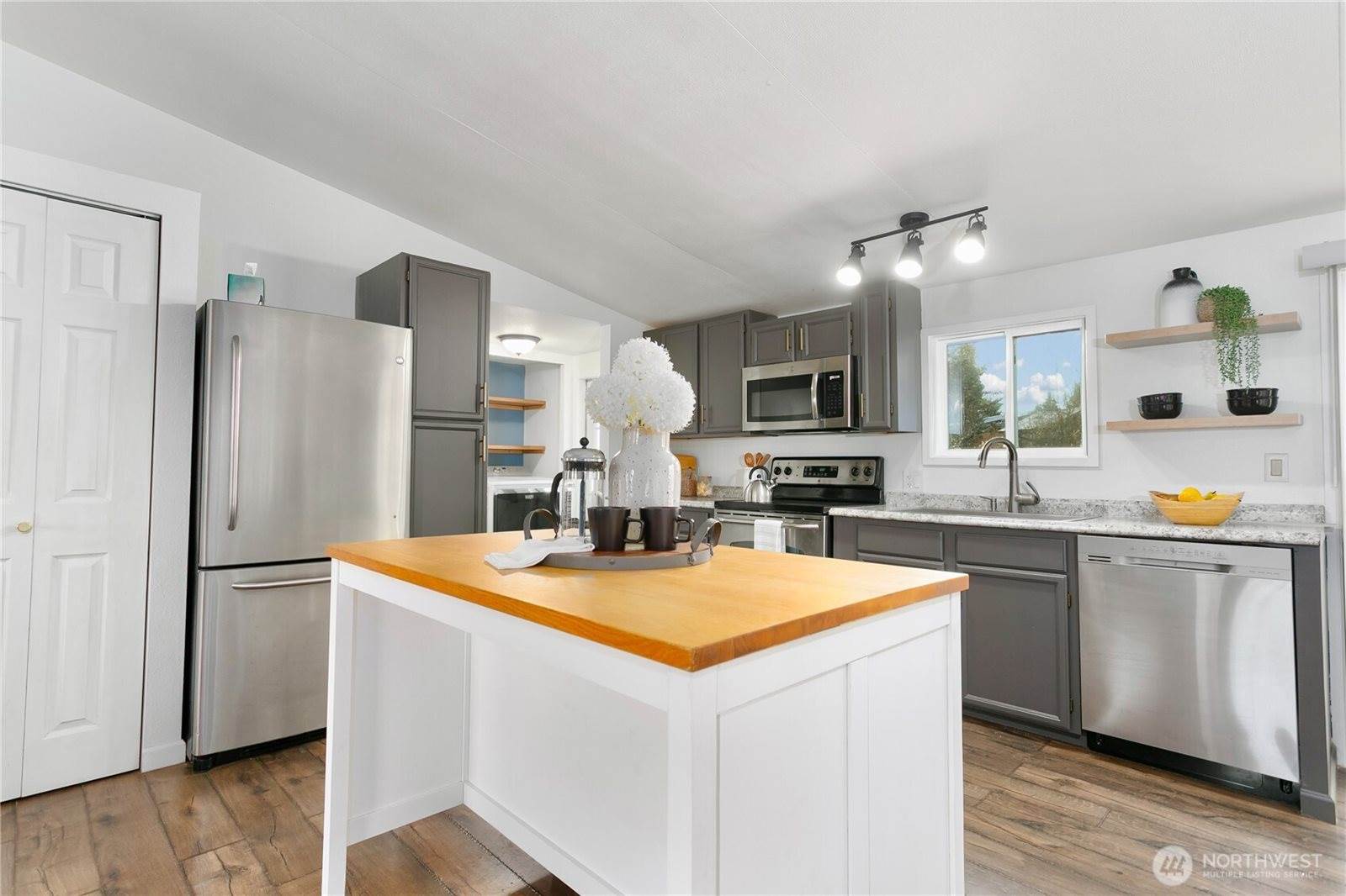 16124 120th Avenue East, Puyallup, WA 98374